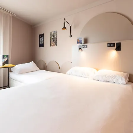 Ibis Styles Marseille Centre Prado Place Castellane Exterior photo